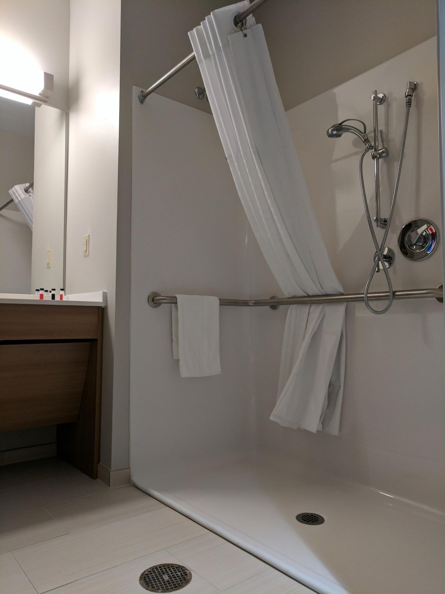 Microtel Inn & Suites By Wyndham Clarion Exterior photo