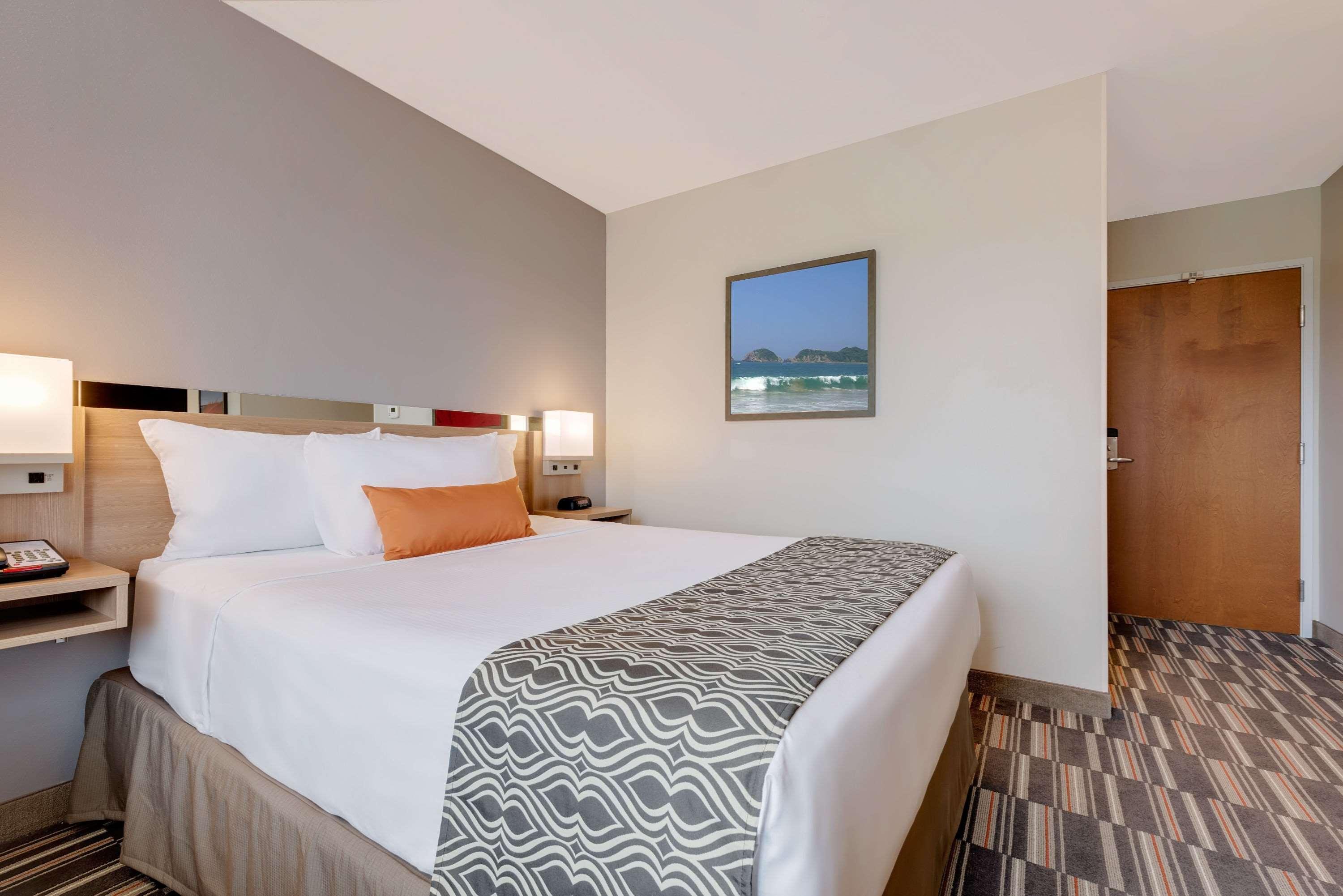 Microtel Inn & Suites By Wyndham Clarion Exterior photo