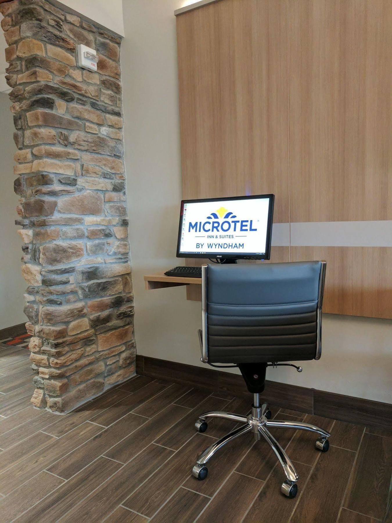 Microtel Inn & Suites By Wyndham Clarion Exterior photo